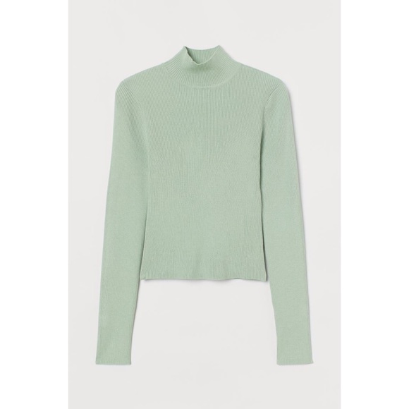 H&M Sweaters - H&M Ribbed Mock turtleneck top NWT